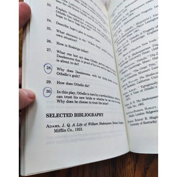 A Lot of 4 Cliff Notes Books (Shakespeare) in Good Condition - Picture 9 of 9